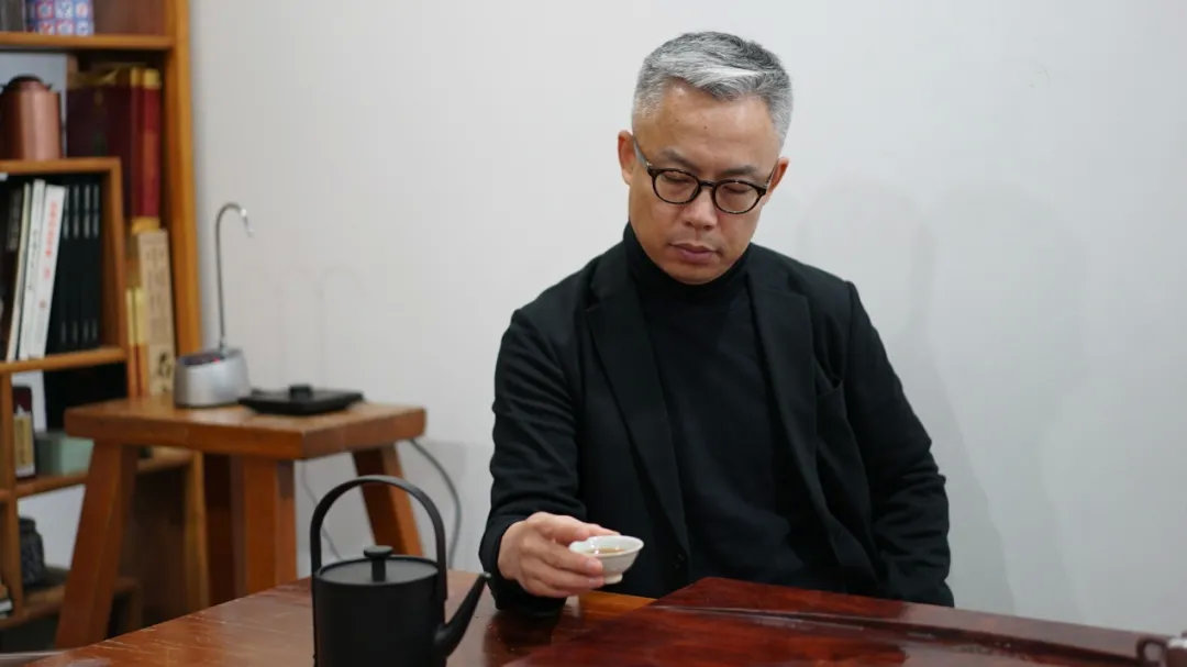 吳亮：嚴(yán)肅的教育者，溫和的設(shè)計師