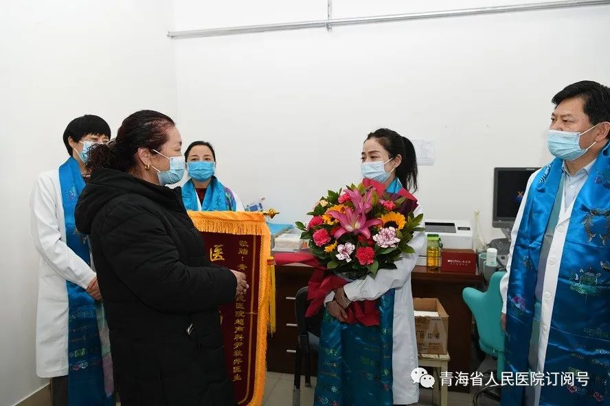 為陌生人口對口吸痰 她救回一條生命！