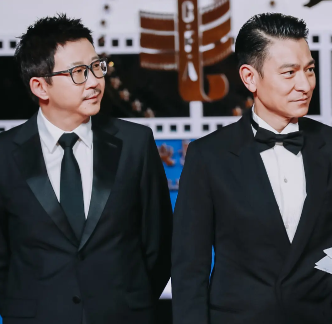 饒曉志，萬里歸初心