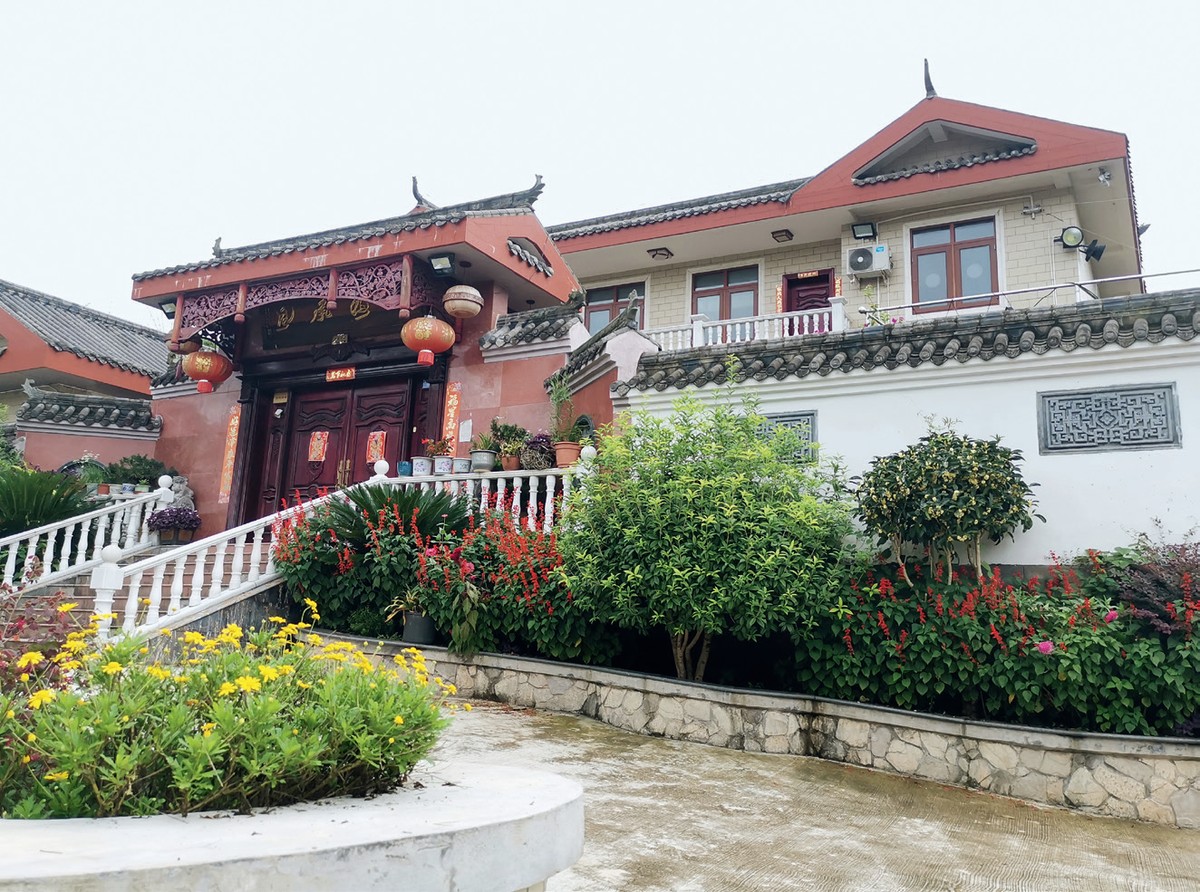 向著文明高峰，攀升