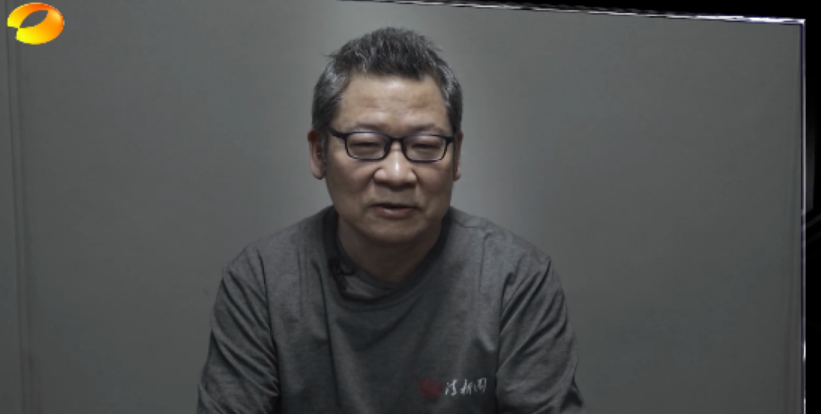 感覺要被查，貪官與妻子一起燒錢