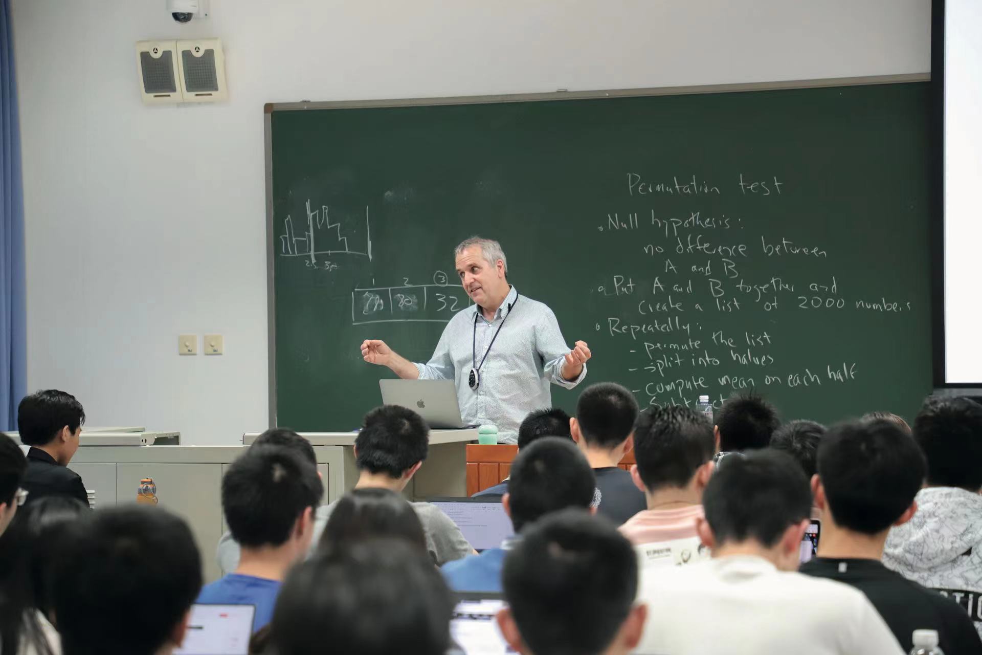 “科技應(yīng)該為全人類(lèi)服務(wù)”