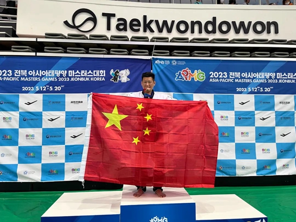 臺灣選手李東憲：這才是國旗！