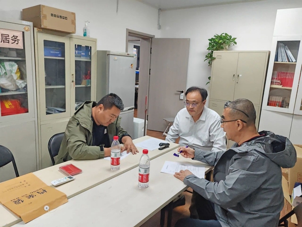漏水糾紛險釀“鄰里大戰(zhàn)” 魯谷人民調(diào)解員當好“和事老”促和諧