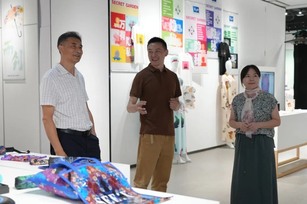 以文創(chuàng)賦能農(nóng)創(chuàng)，衢州學(xué)院考察團(tuán)到訪人民文創(chuàng)進(jìn)行深入交流