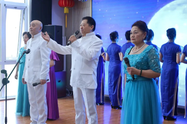 胡楊林朗誦藝術(shù)團(tuán)奏響多彩生活“樂章”