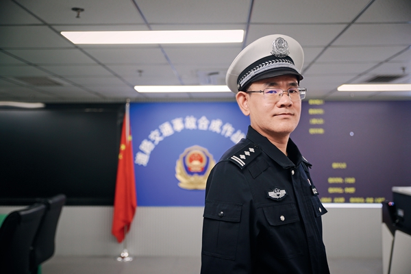 博士后當(dāng)交警，不只因?yàn)椤拜S”
