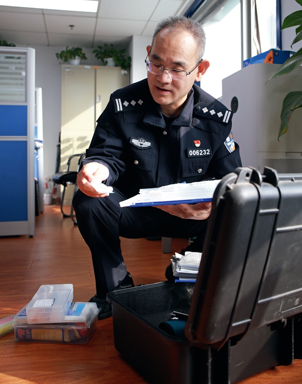 博士后當(dāng)交警，不只因?yàn)椤拜S”