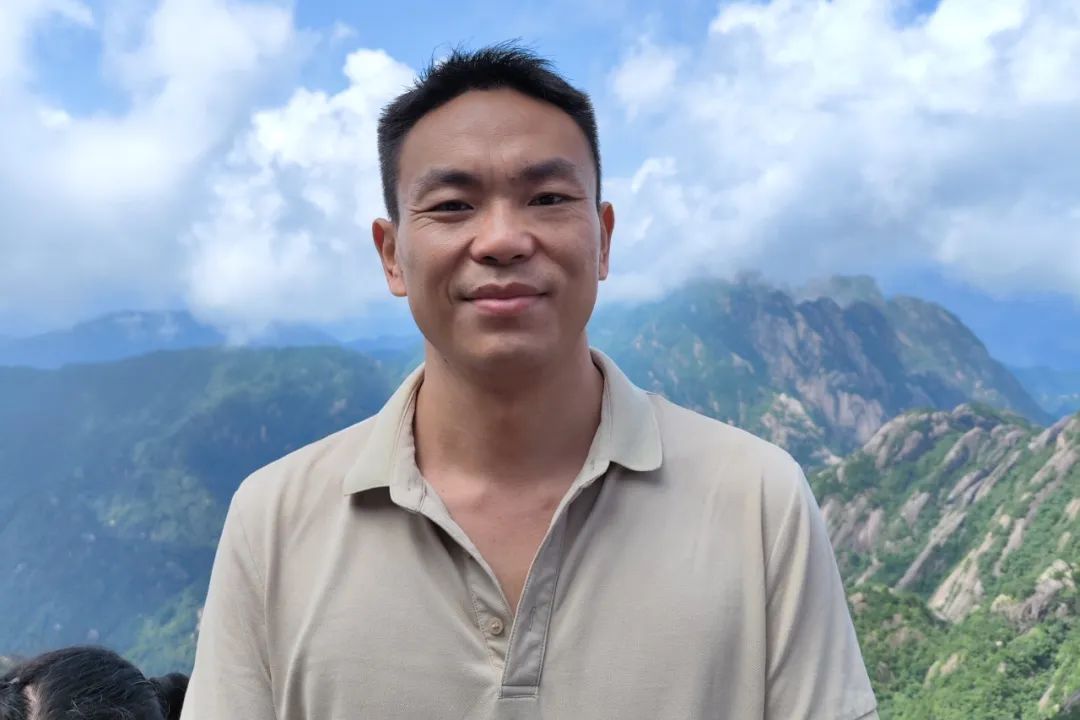 聽(tīng)他給非洲人開(kāi)會(huì)，后勁太大了