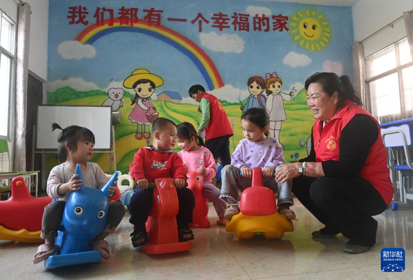 【報(bào)道中很多照片是記者拍的，可都保留】張清秀：給農(nóng)村留守兒童“溫暖的家”