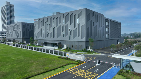 四川省首批42KW高功率風(fēng)冷機(jī)柜正式投運(yùn)