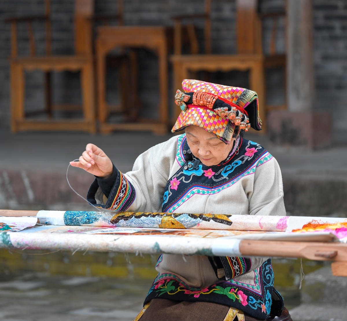 64歲的楊華珍，讓這朵“繁花”美到海外