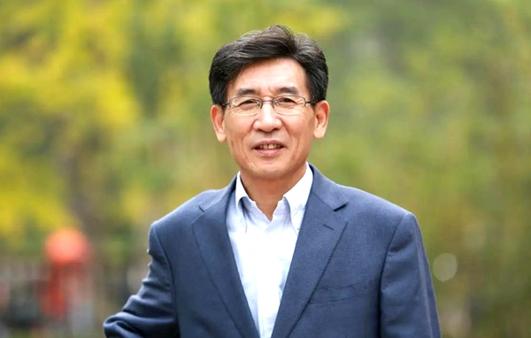 薛其坤寄語年輕人：一個人總得有點(diǎn)追求、有點(diǎn)志氣