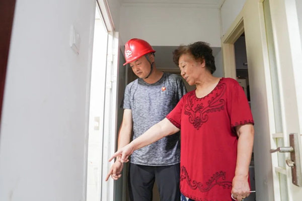 魯谷街道樓門“大家長”，助力老舊小區(qū)“逆生長”